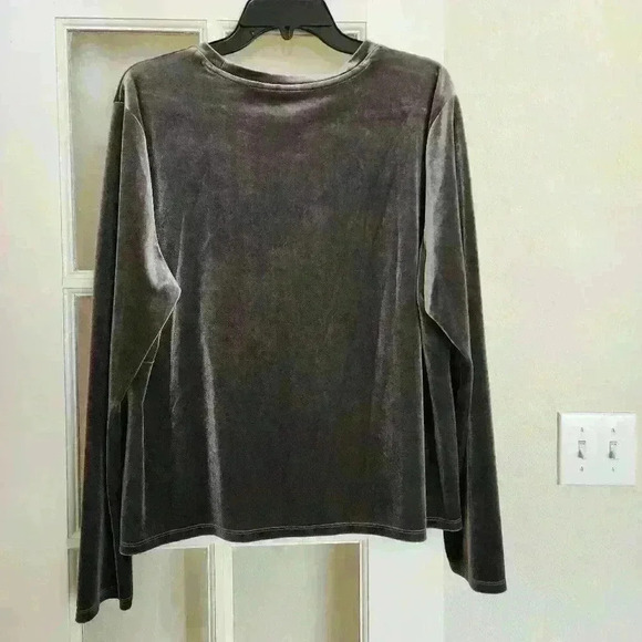 GAP Women's Long Sleeve Gray Silver Velvet Top XXL Fall Winter Casual Holidays - Picture 2 of 6